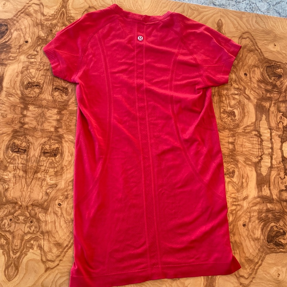 Lululemon Size 4 Shirt